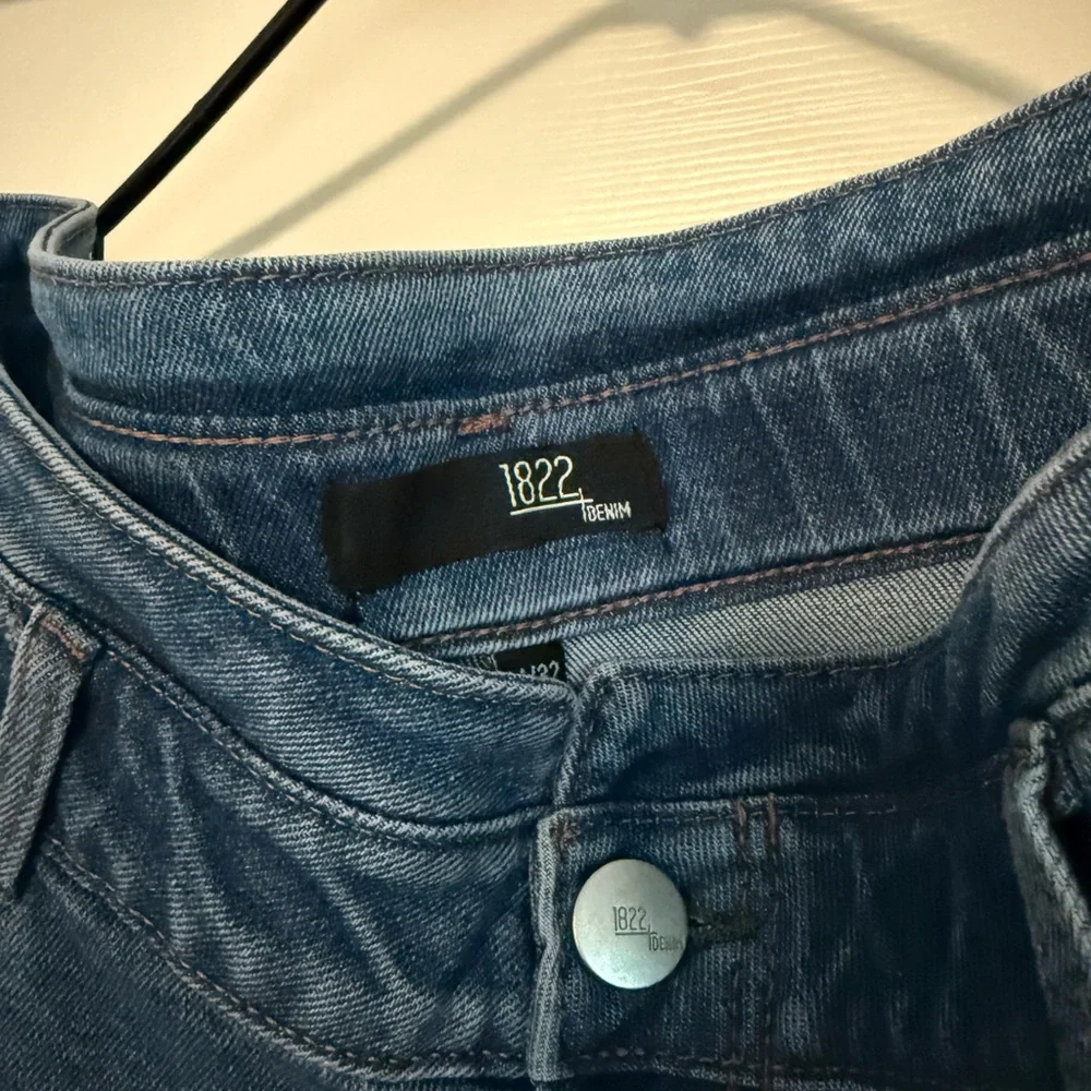 1822 Denim Light Blue Jeans - Picture 4 of 7